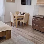 Paradise Apartmanhaz Apartment *