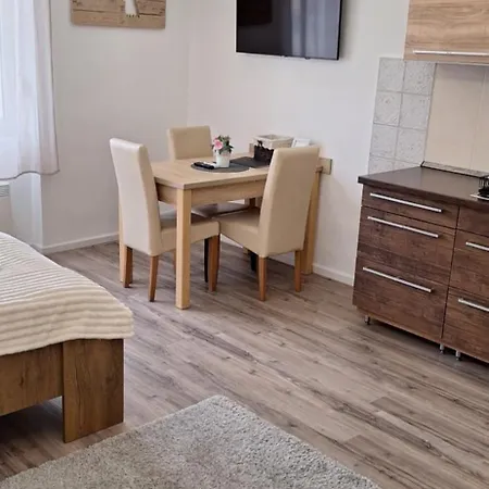 Paradise Apartmanhaz Apartman *