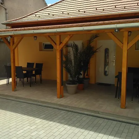 Paradise Apartmanhaz Apartment