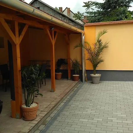 Apartment Paradise Apartmanhaz Eger