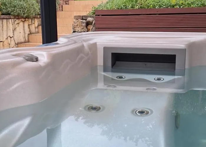 Paradise Apartmanhaz * Erlau